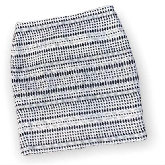 Loft Skirt (BB7864) - Picture 1 of 8